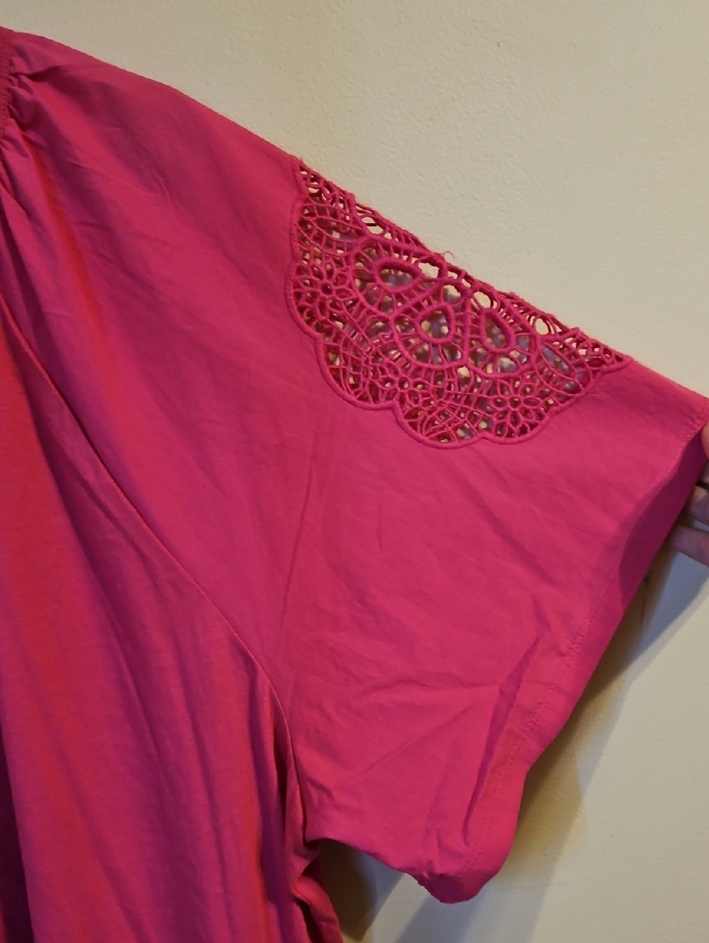 Old Navy Pink Lace Detail Sleeve Blouse. In EUC - Picture 2 of 4